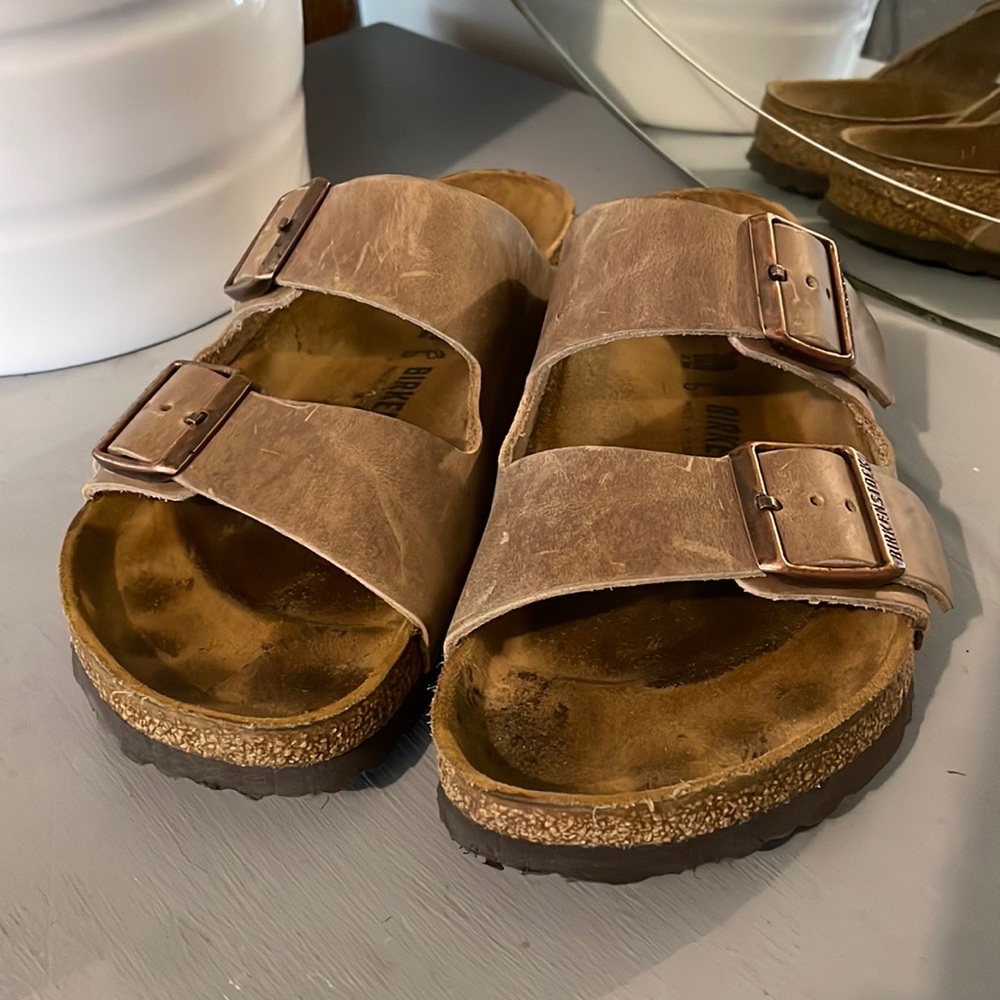 Birkenstock Arizona in Tobacco Brown